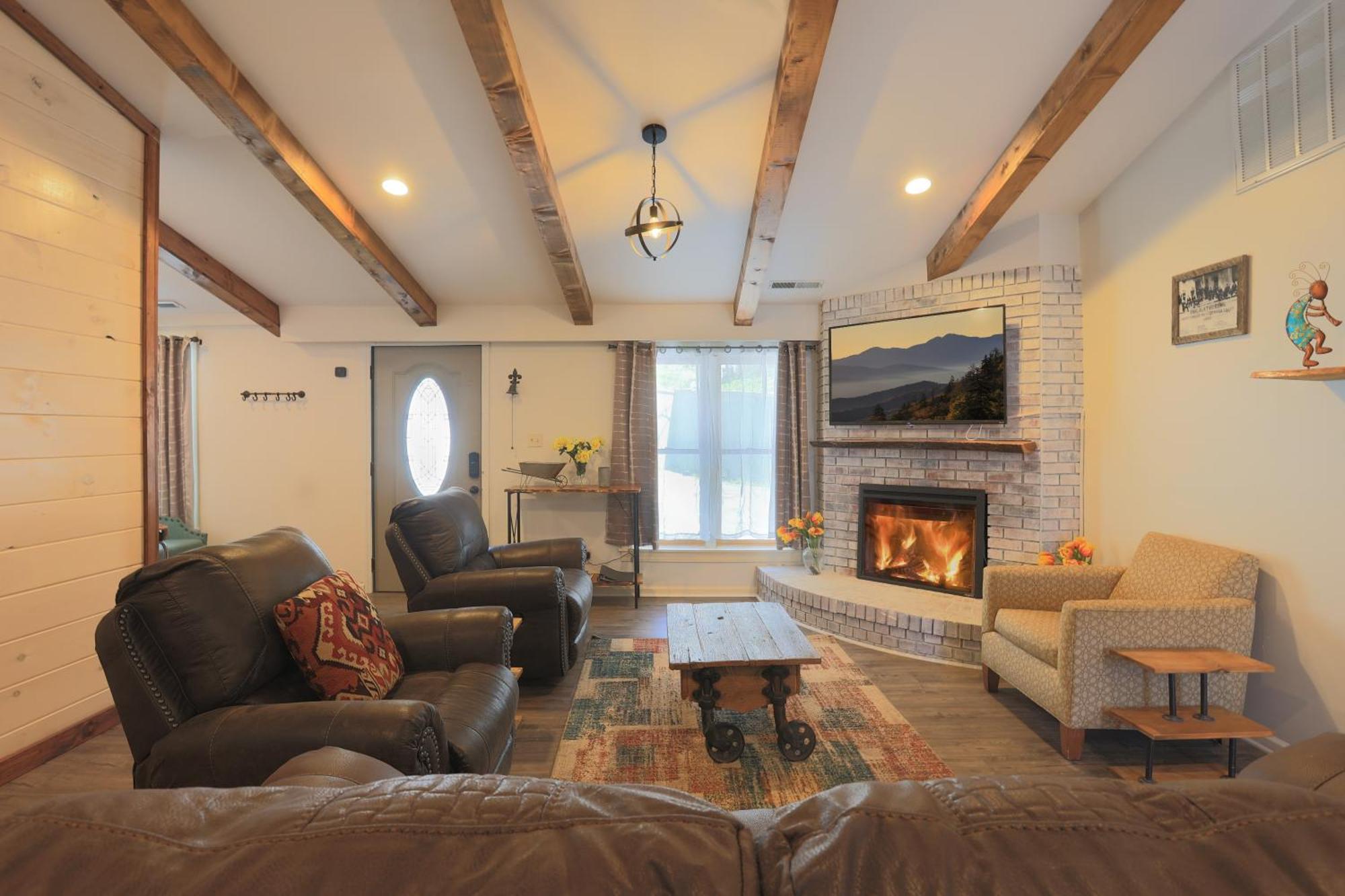 Relaxing 3Br Cottage 1 Mile To Main St Attractions Views Гетлинбург Екстериор снимка